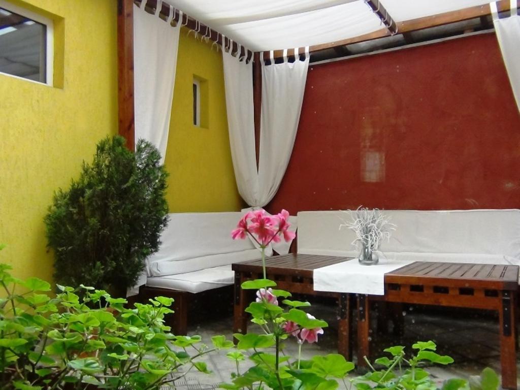 Guest House Solo Shumen Bagian luar foto