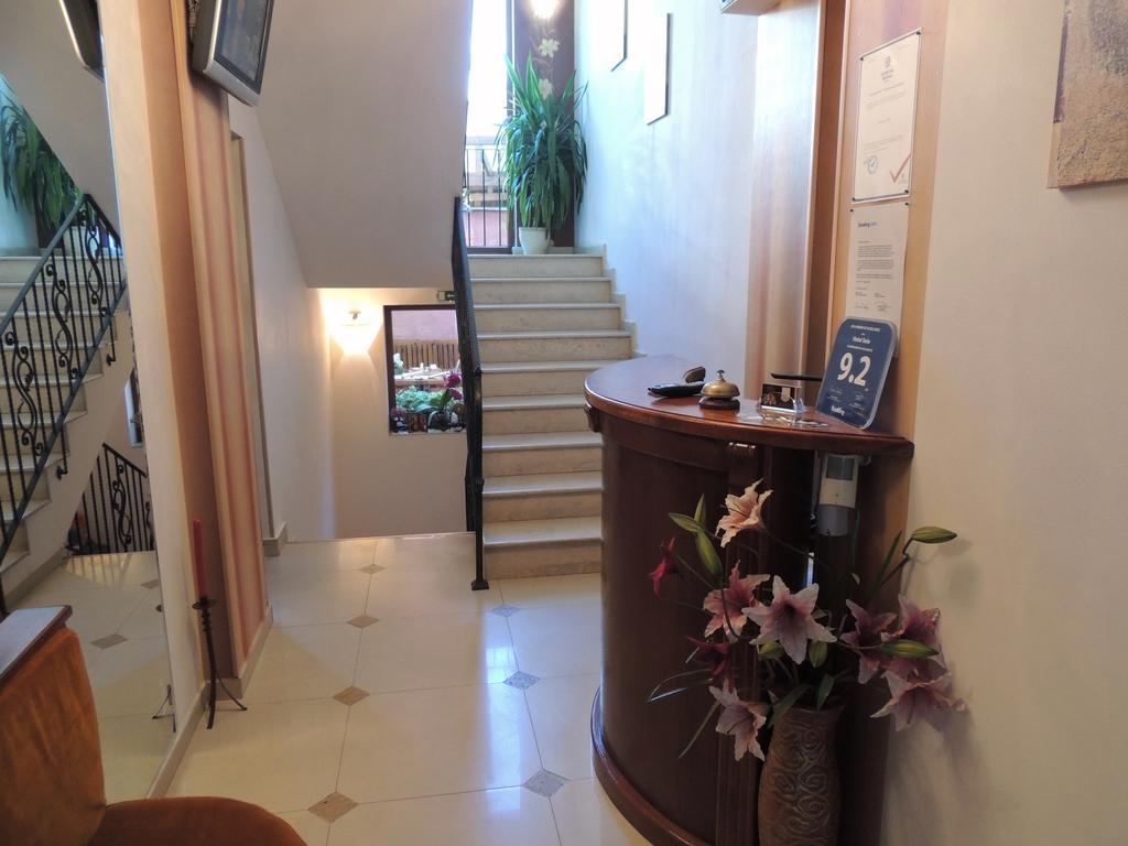 Guest House Solo Shumen Bagian luar foto