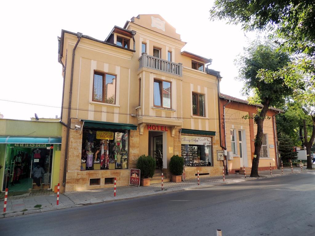 Guest House Solo Shumen Bagian luar foto