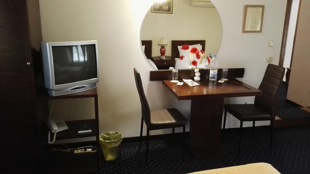 Guest House Solo Shumen Bagian luar foto