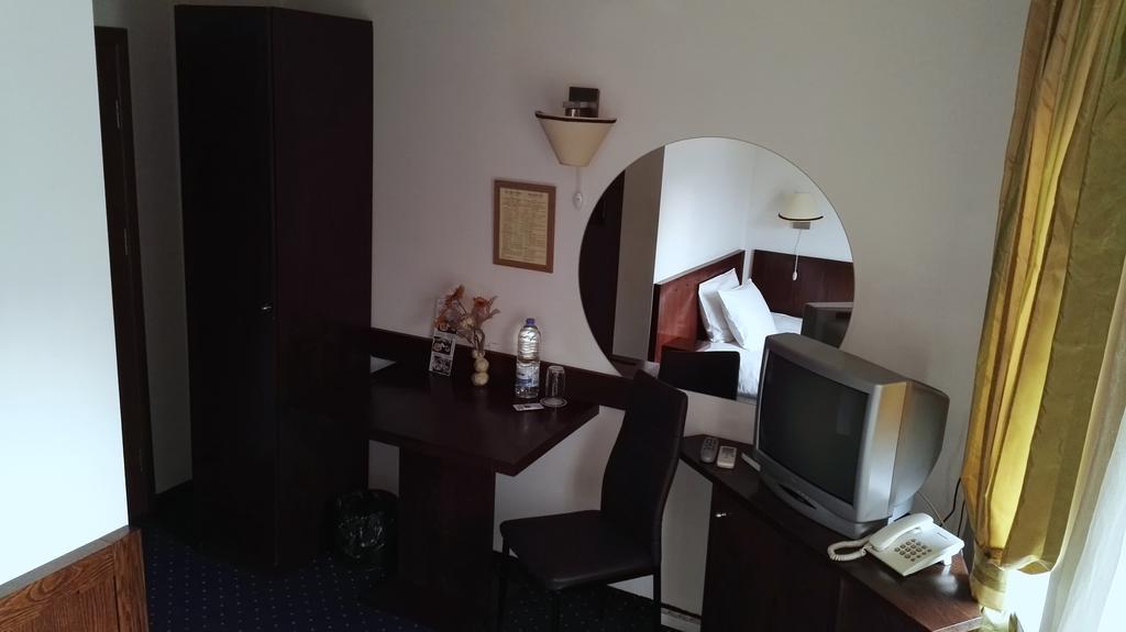 Guest House Solo Shumen Bagian luar foto