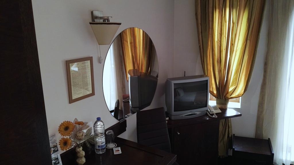 Guest House Solo Shumen Bagian luar foto