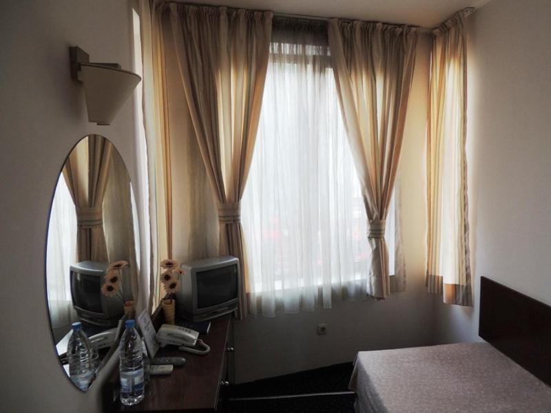 Guest House Solo Shumen Bagian luar foto